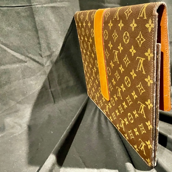 Louis Vuitton Vintage Monogram Portfolio - Picture 6 of 10